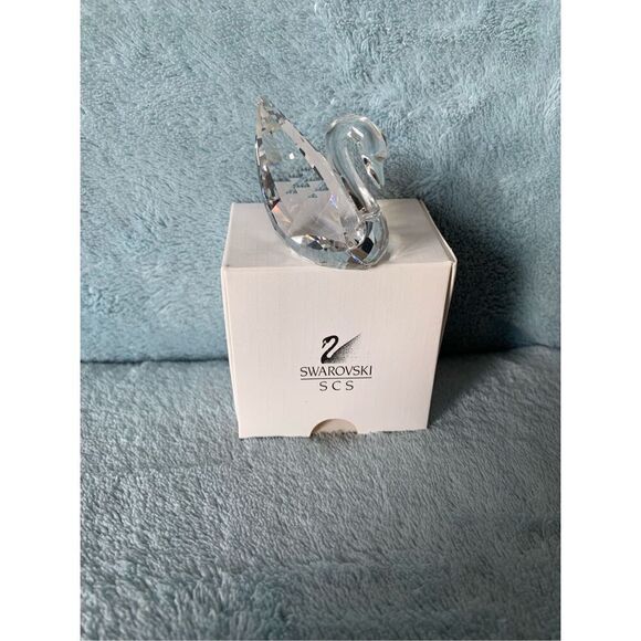NEW IN BOX Swarovski Crystal LITTLE SWAN Figurine Glass Statue w/ Papers 1.5” - Picture 3 of 7